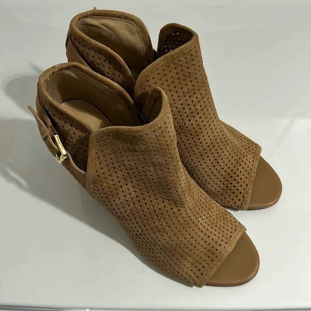 Sam Edelman wedge bootie with buckle size 8.5 GUC - Picture 2 of 7